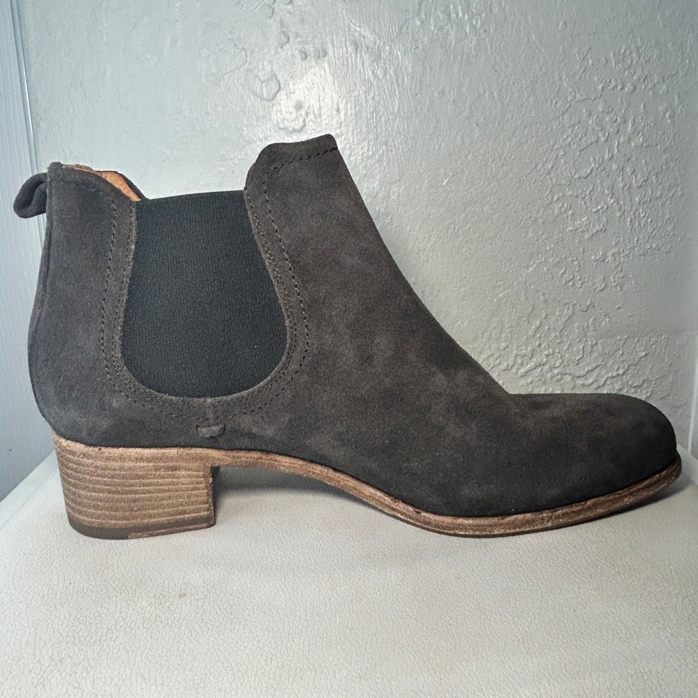 Alberto Fermani Suede Chelsea Boots Dark Gray Block Heel Made in Italy Size 9.5
